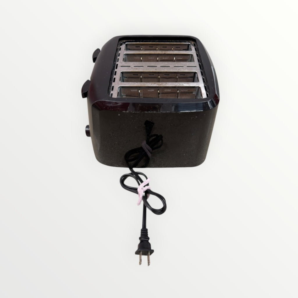 Mainstays 4-Slice Toaster Black with 6 Shade Settings and Removable Crumb Tray