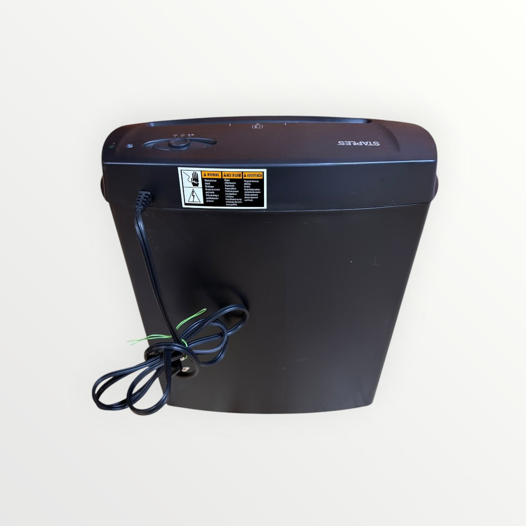 Staples 8-Sheet Cross-Cut Personal Shredder