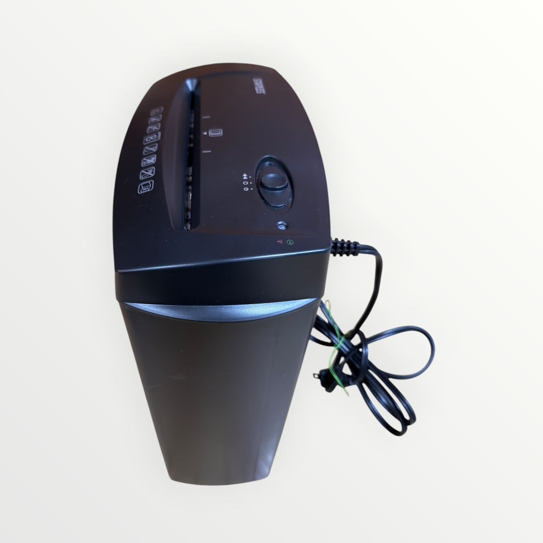Staples 8-Sheet Cross-Cut Personal Shredder
