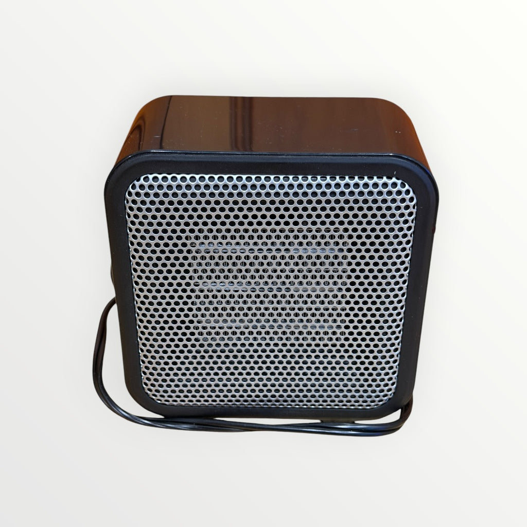 Amazon Basics 500-Watt Ceramic Small Space Personal Mini Heater Black