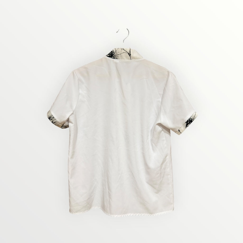 The School of Humanities and Foreign Language of Zhejiang University Short Sleeved Stand-up Collar Shirt Size: M