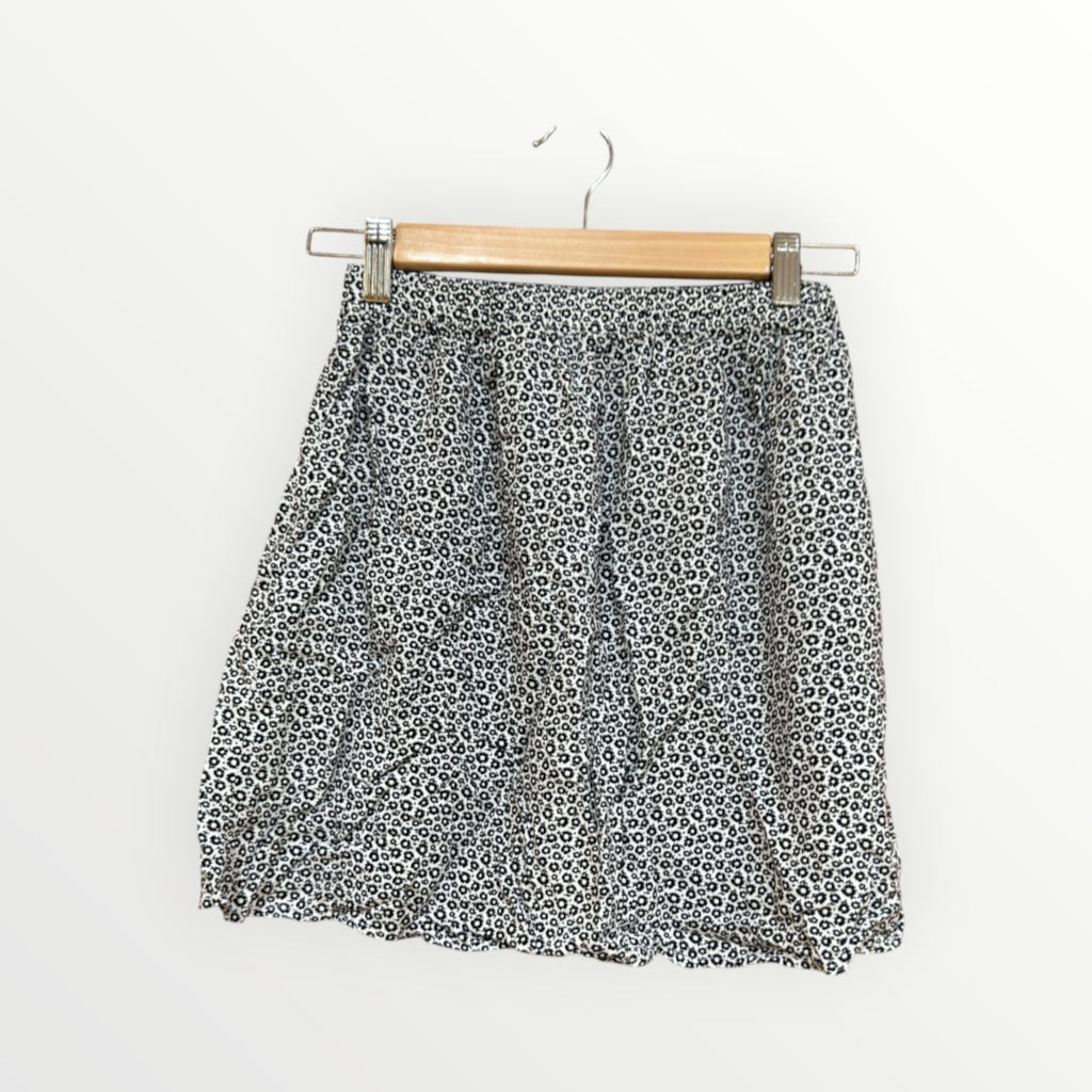 Divided H&M Short Skirt Black White Floral Print Size: 4