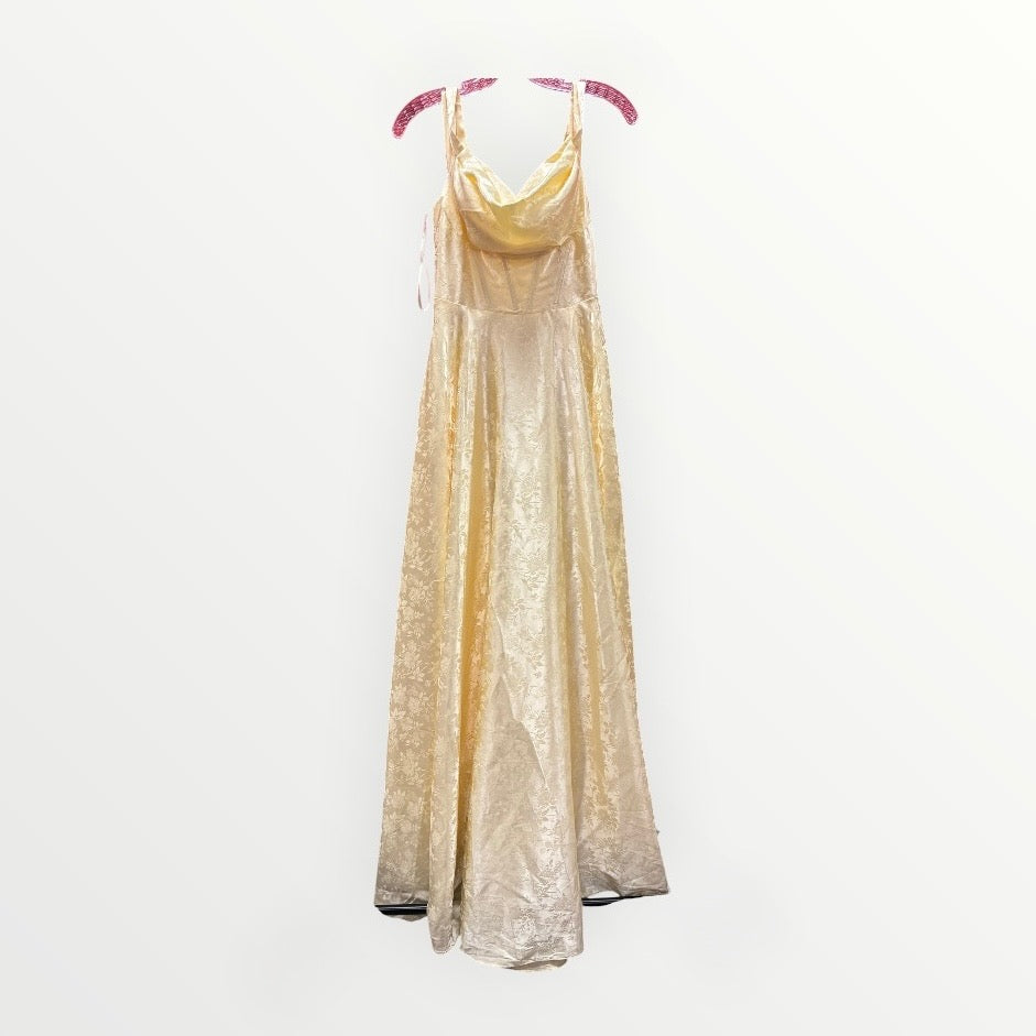 B Darlin Juniors' Sweetheart-Neck Jacquard Evening Dress Size: 3/4