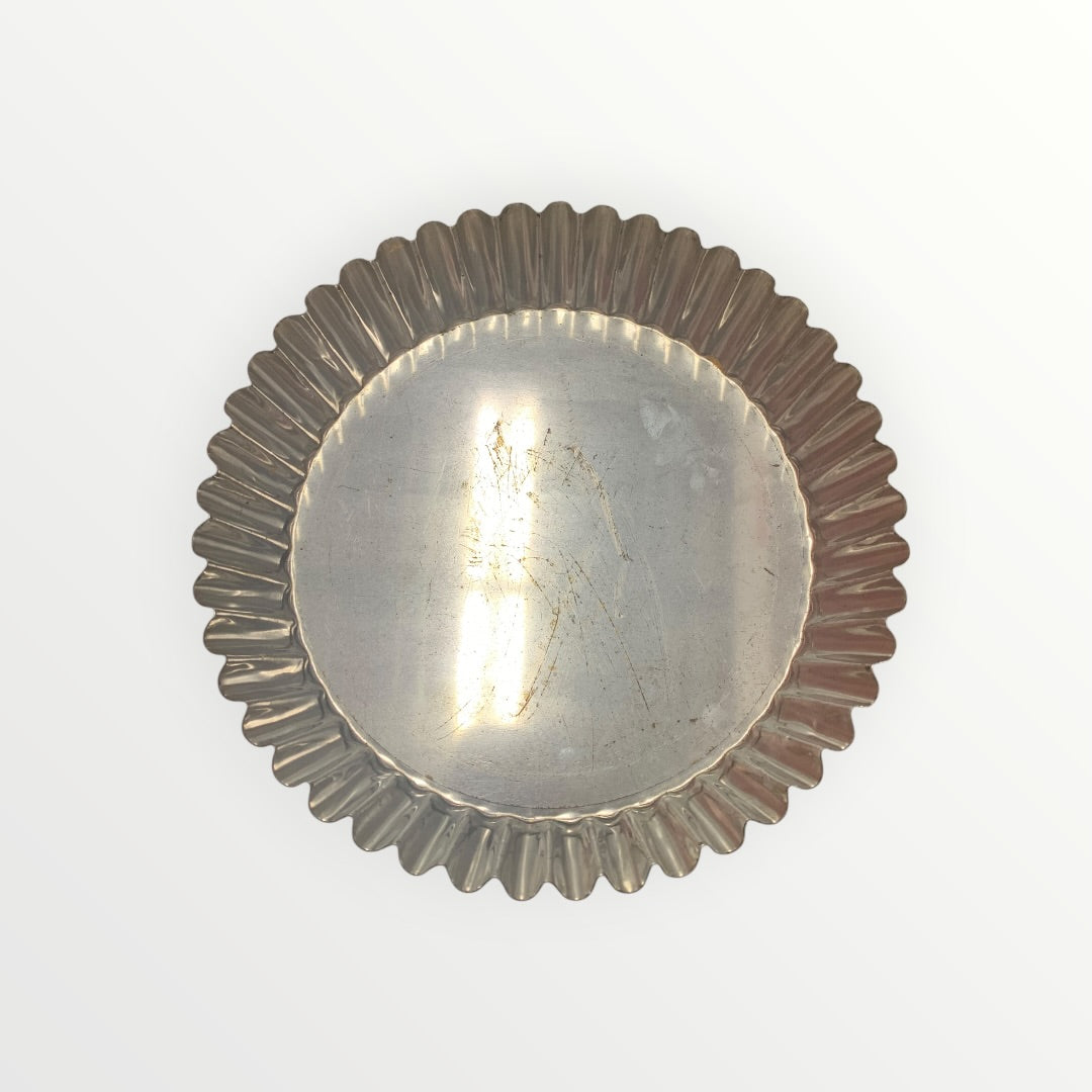 Tinned-Steel Round Fluted Tart and Quiche Pan - 2.25" x 10" x 10"