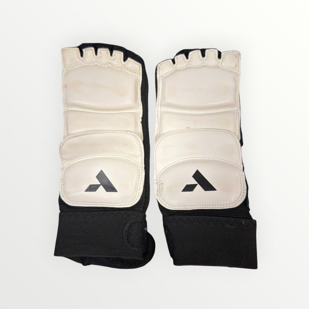 Vision Martial Arts Youth Foot Protector White Size: M