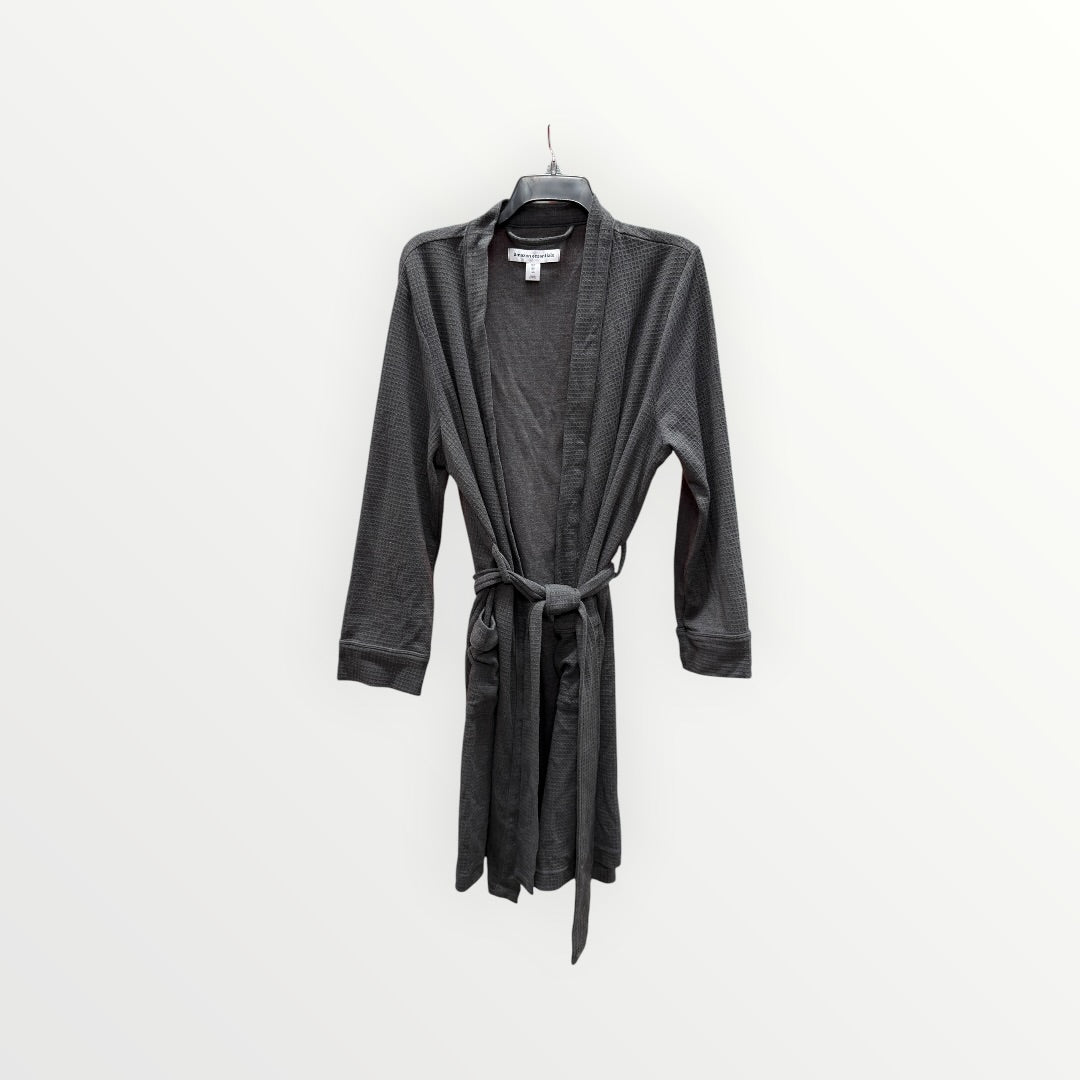 Amazon Essentials Women's Lightweight Cotton Waffle Mid-Length Bathrobe Size: M
