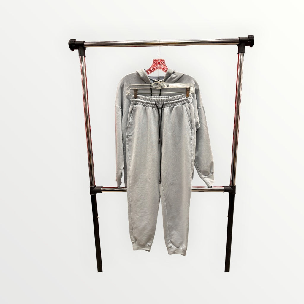 Milon Hoodie w/Matching Sweatpants Size: 36