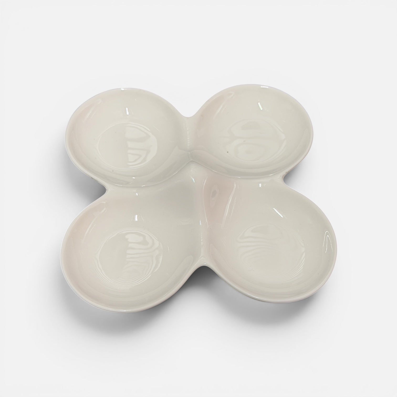 Trends White Ceramic Clover Leaf  Dish 6" x 6" x 8.5"