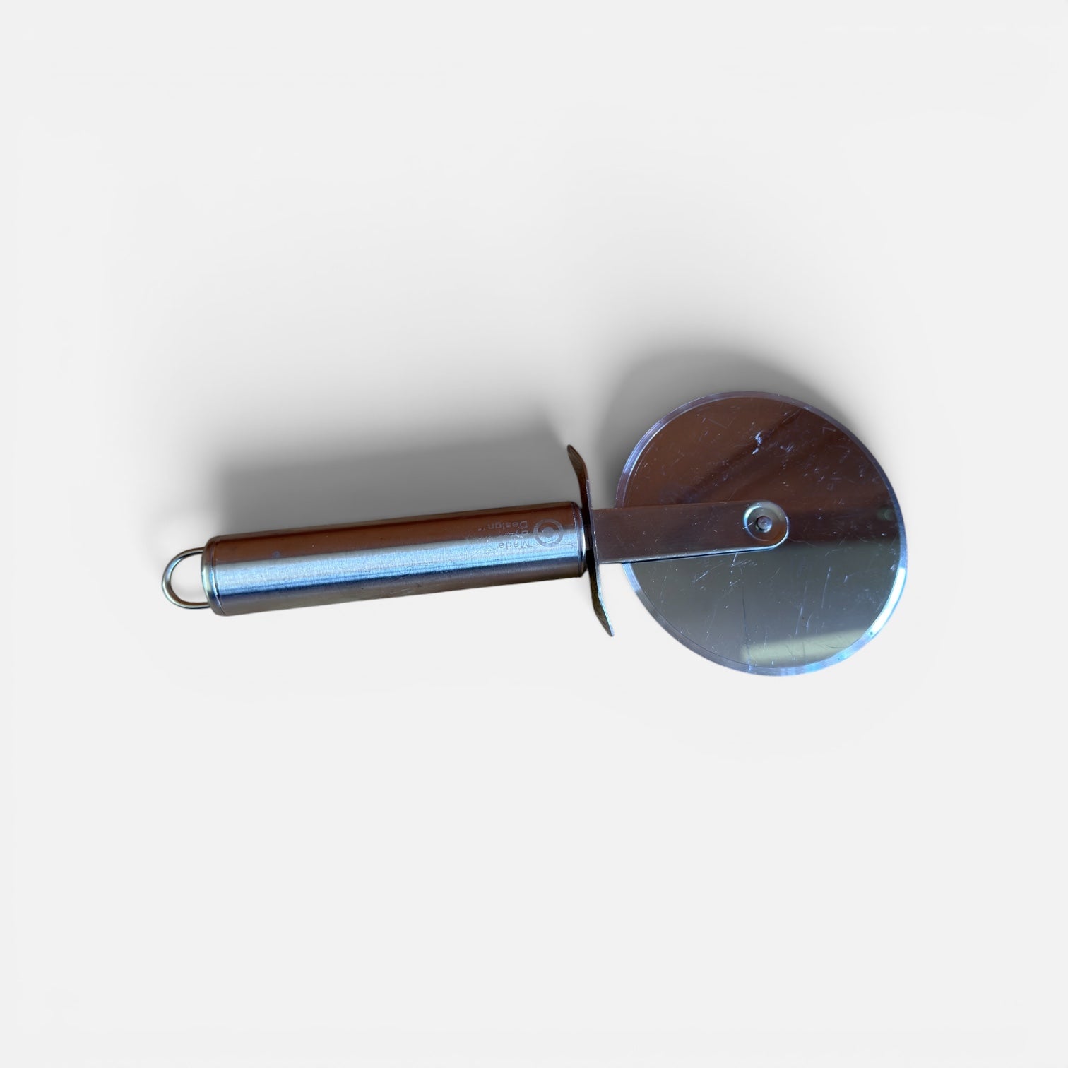 Stainless Steel Pizza Cutter Wheel with a Built-in Finger Guard 10"L