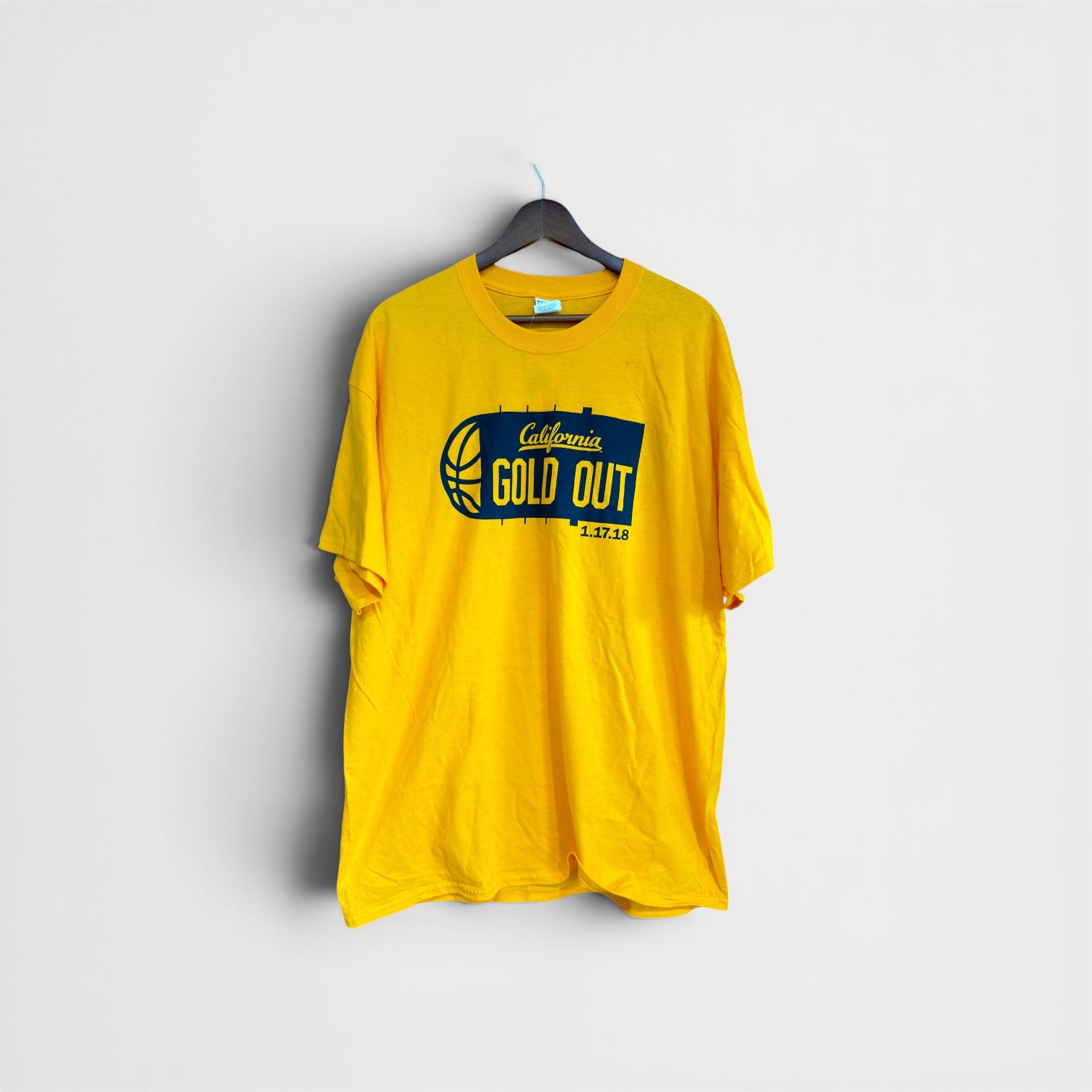 UC Berkeley CAL Basketball California Golden Bear ‘Gold Out’ T-shirt Size: XL