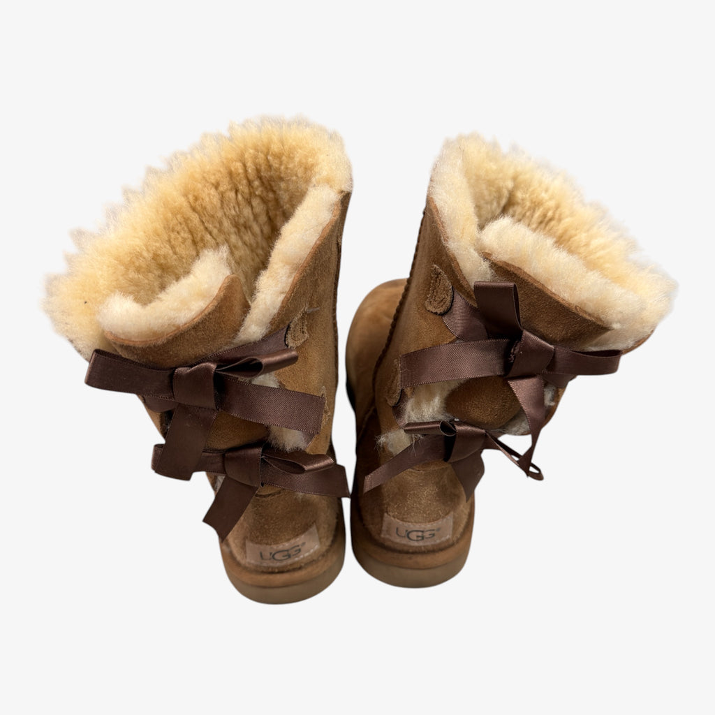 Womens UGG® Bailey Bow II Boot - Chestnut Size: 6