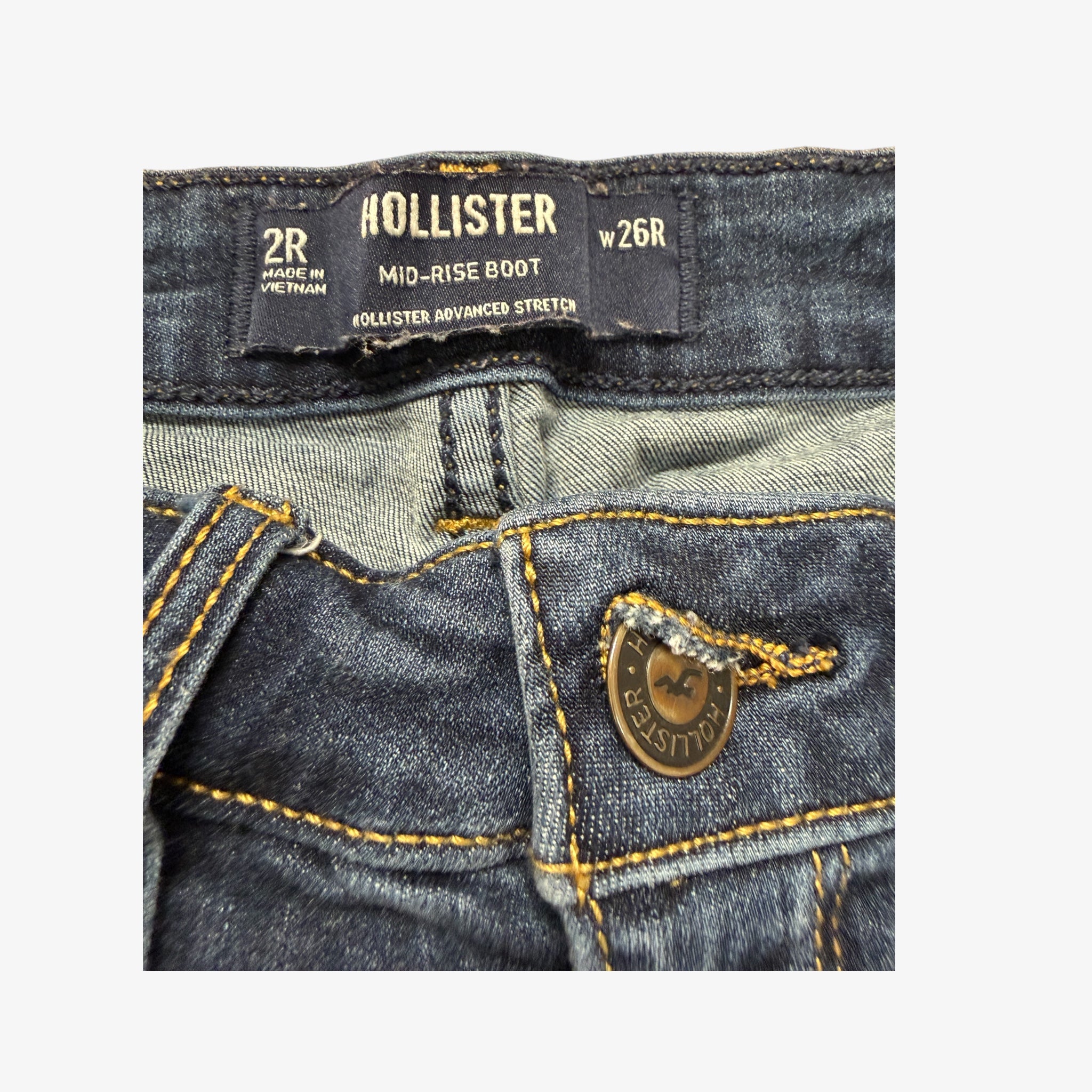 Hollister Women's Mid-Rise Boot Jeans Size: 2R W26R