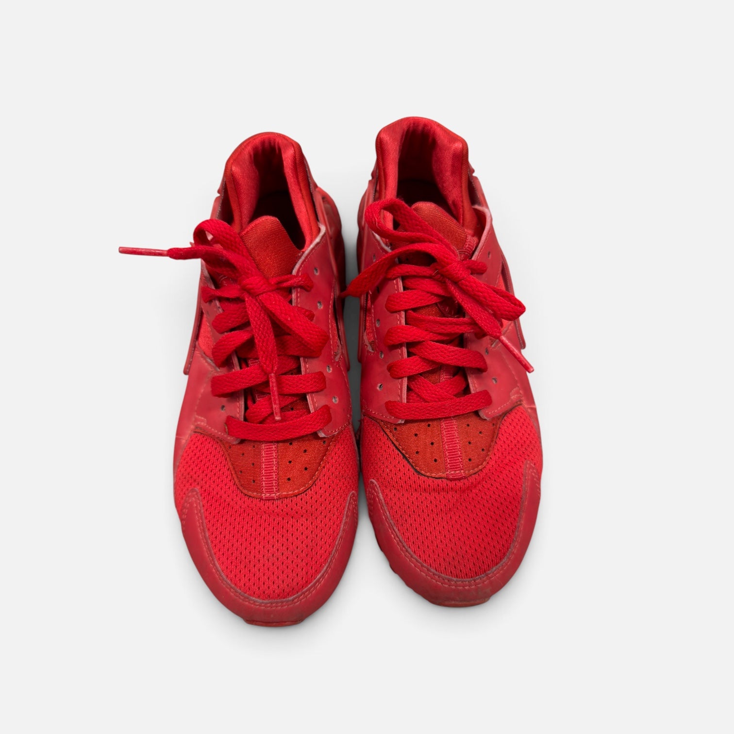 Nike Air Huarache Run Sneakers "Triple Red" Size: 6.5
