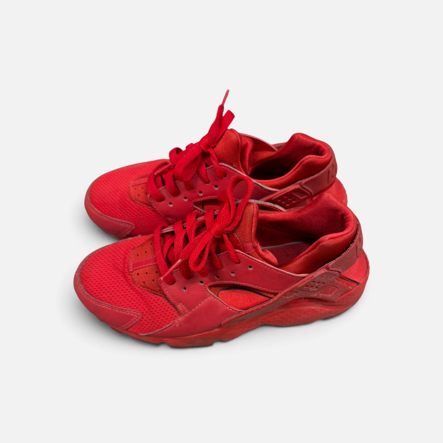 Nike Air Huarache Run Sneakers "Triple Red" Size: 6.5