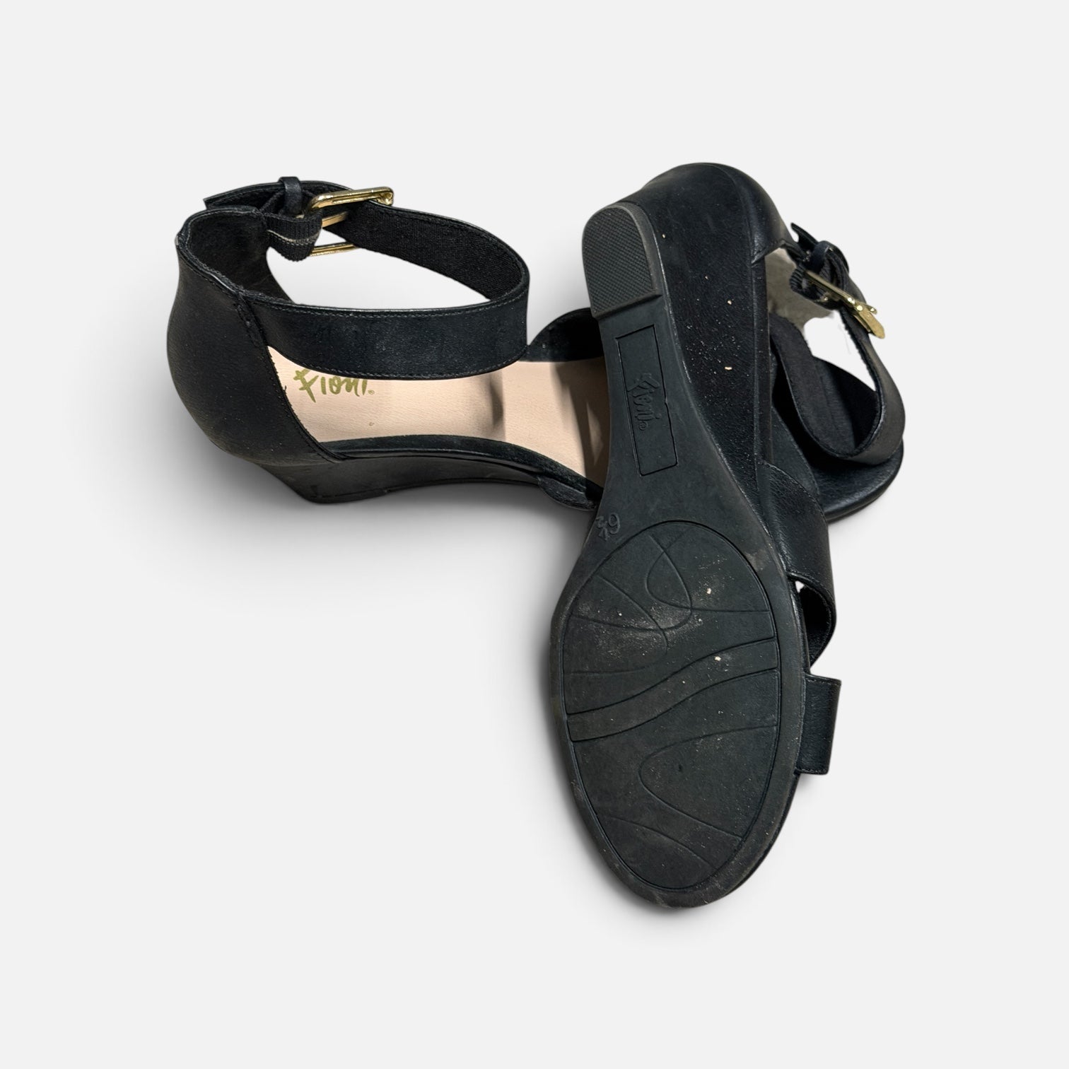Fioni Black Wedge Sandals Size: 7