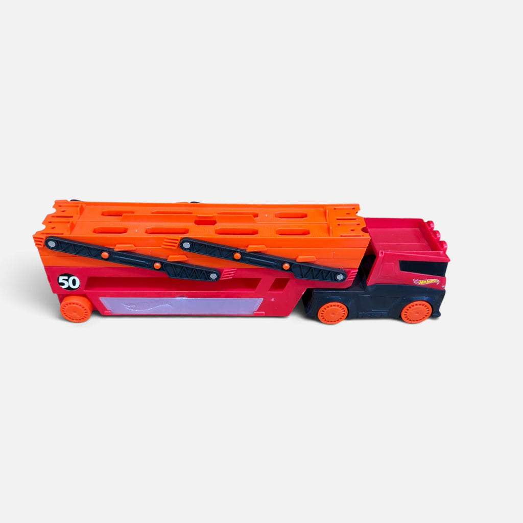 Hot Wheels Mega Hauler with 6 Expandable Levels, Stores up to 50 1:64 Scale Toy Vehicles