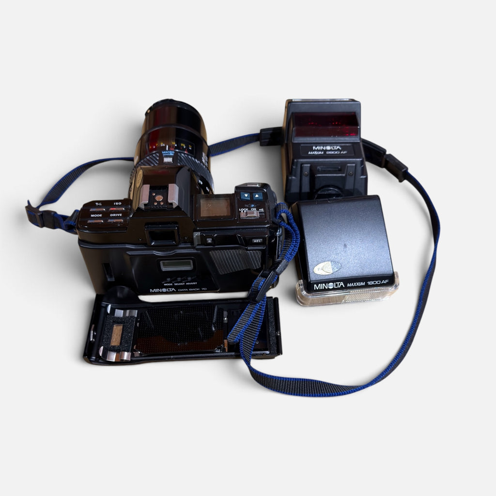 Vintage Minolta Maxxum 7000 35mm Autofocus SLR Film Camera Kit