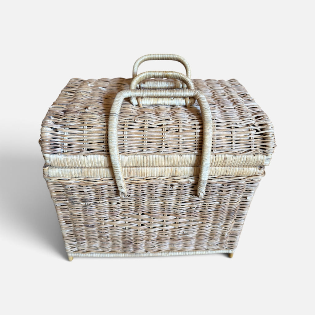 Large Vintage Woven Wicker Rattan Lidded Picnic Storage Basket 15"x 10" x13"