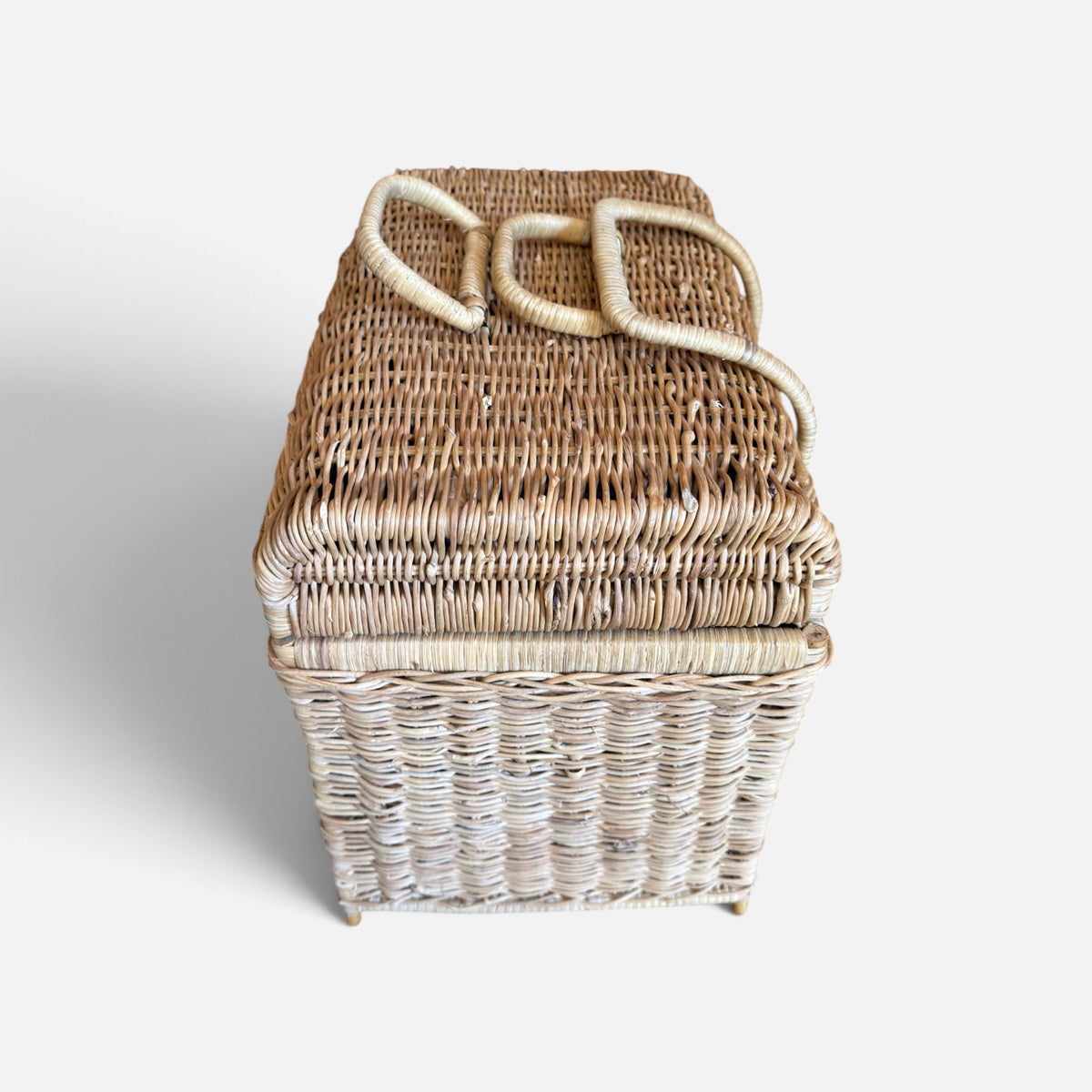 Large Vintage Woven Wicker Rattan Lidded Picnic Storage Basket 15"x 10" x13"