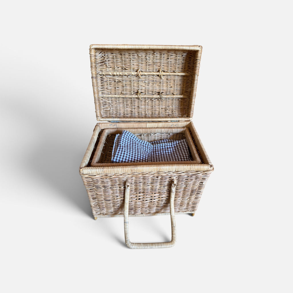 Large Vintage Woven Wicker Rattan Lidded Picnic Storage Basket 15"x 10" x13"