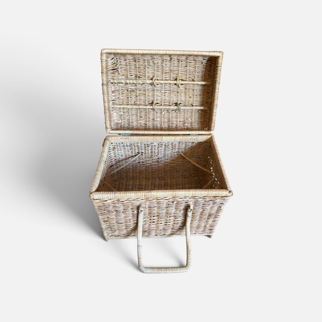 Large Vintage Woven Wicker Rattan Lidded Picnic Storage Basket 15"x 10" x13"