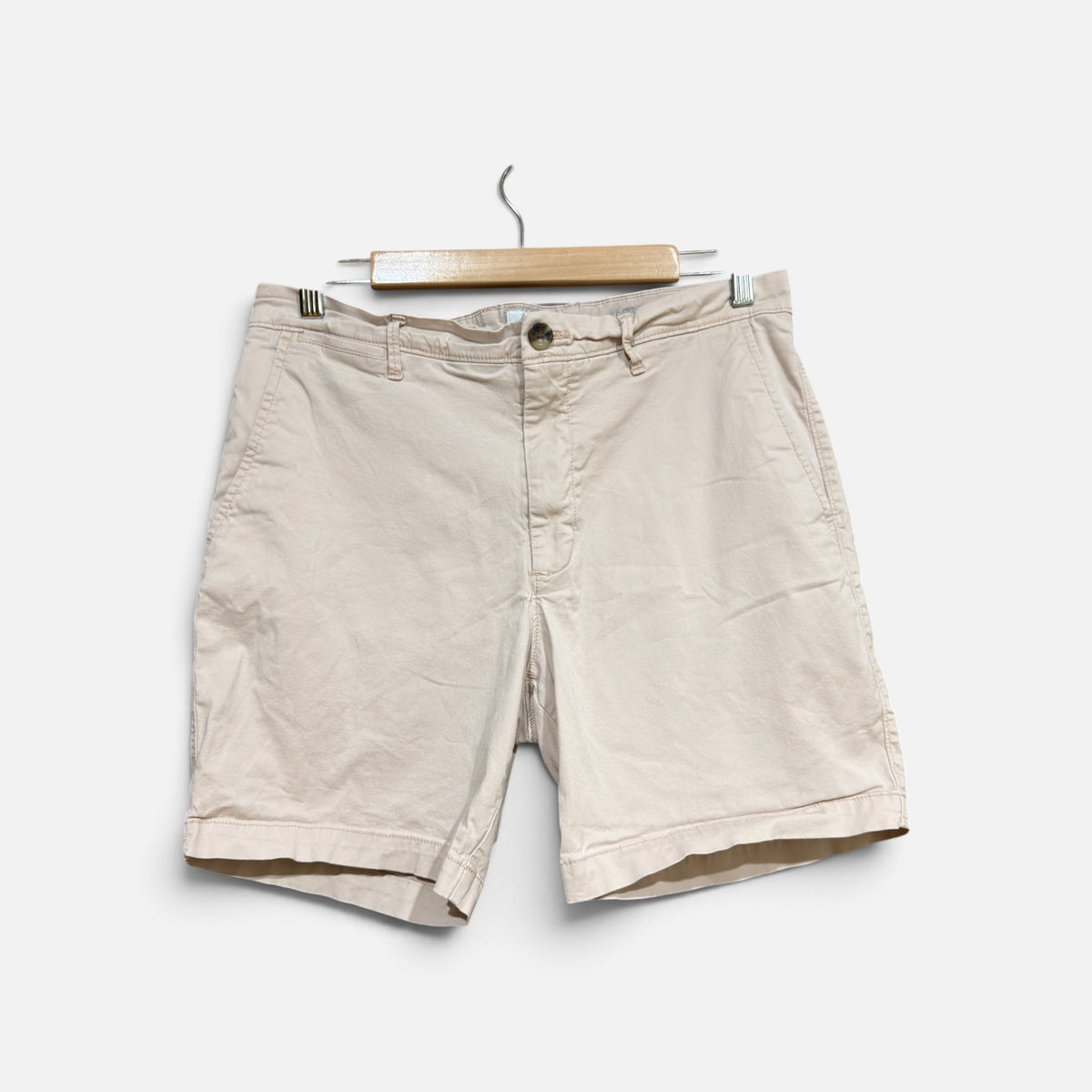 Goodfellow & Co Men's 42/7” Linden Flat Front Chino Shorts Solid Khaki,Size: 32
