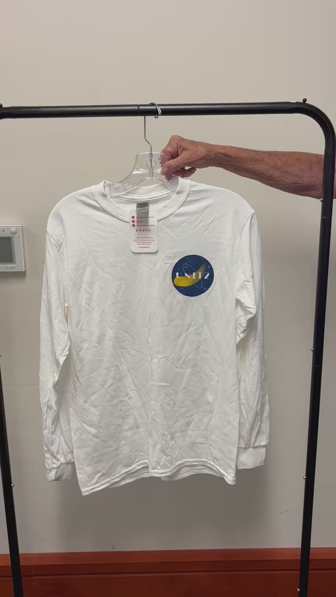 Guidan Custom Ink White Long-sleeve T-shirt Size: M