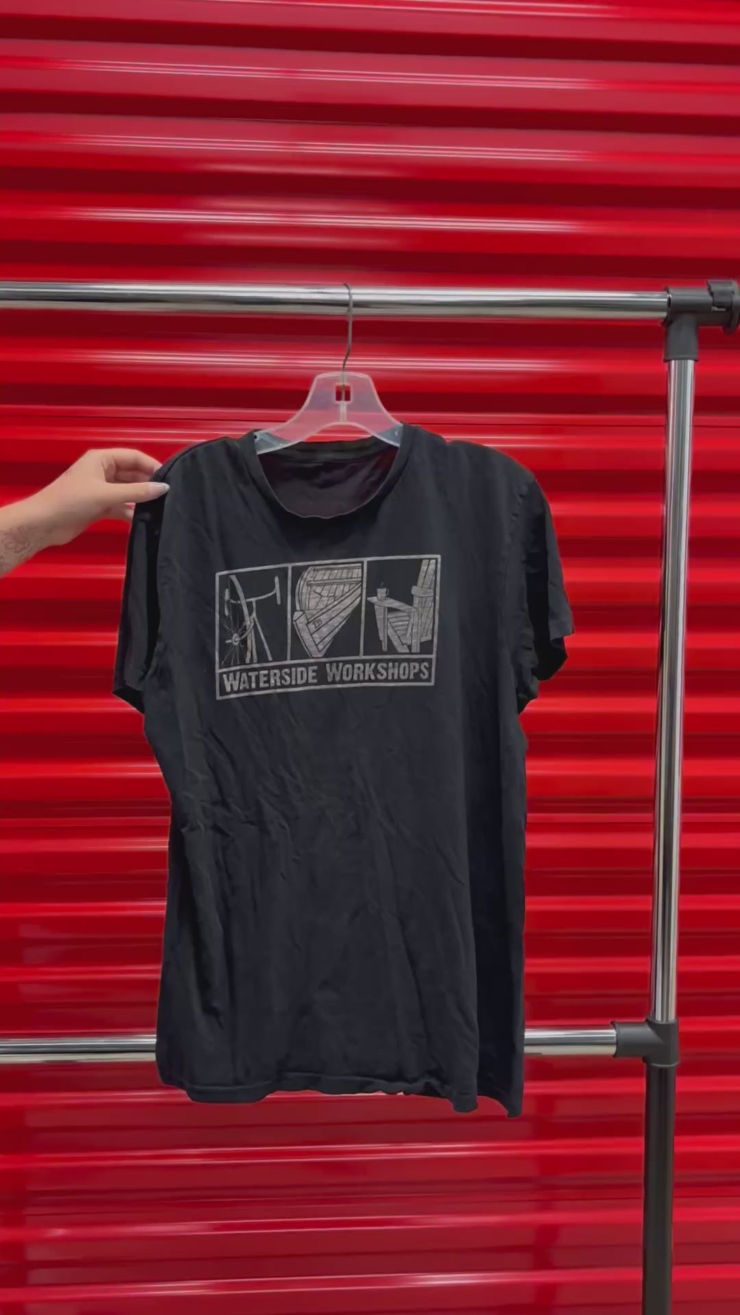 Waterside Workshops in Berkeley Black Graphic T-Shirt Size:L