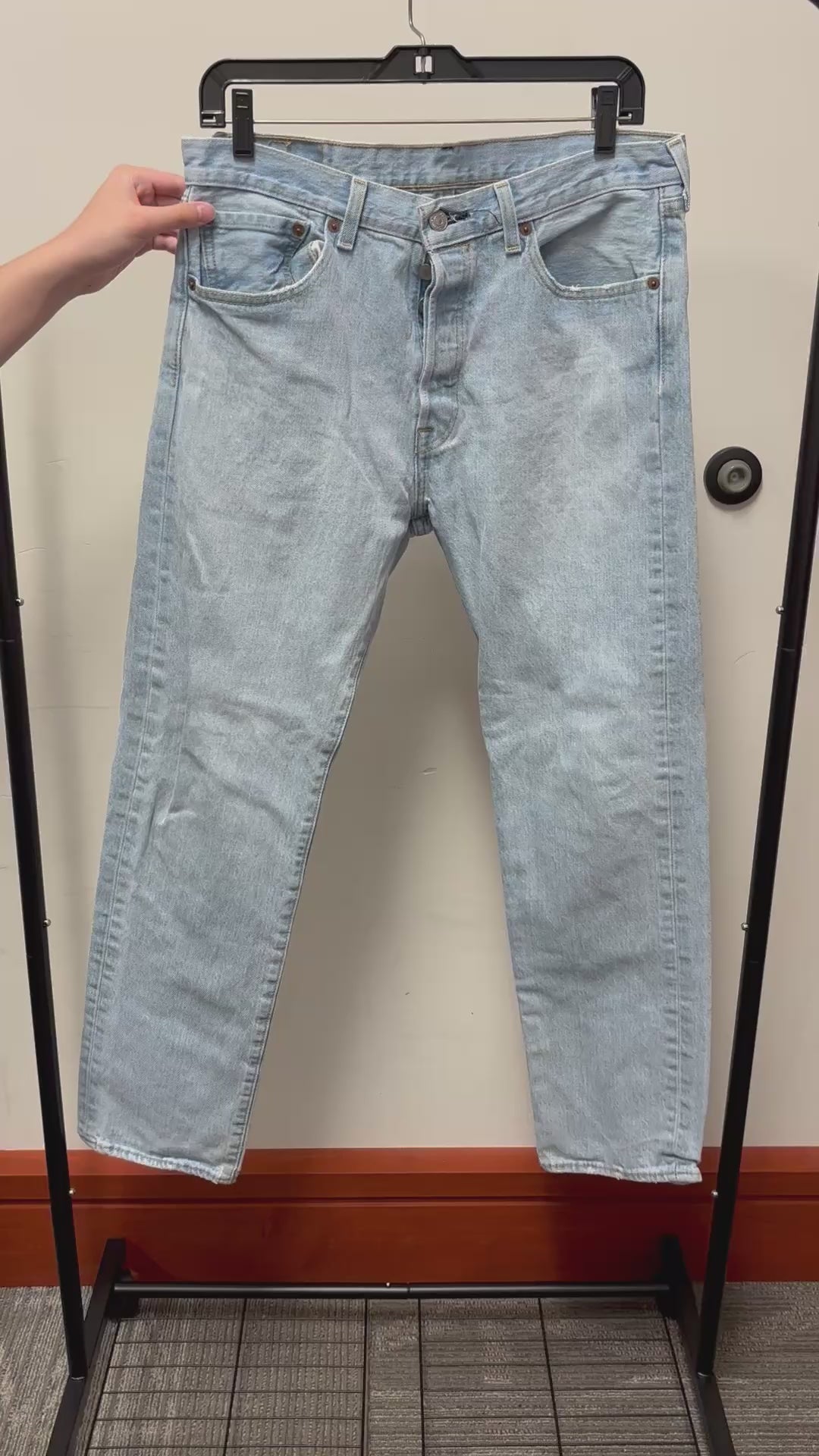 Light-wash Levi's 501 Men's Jeans Size: 32 x 30
