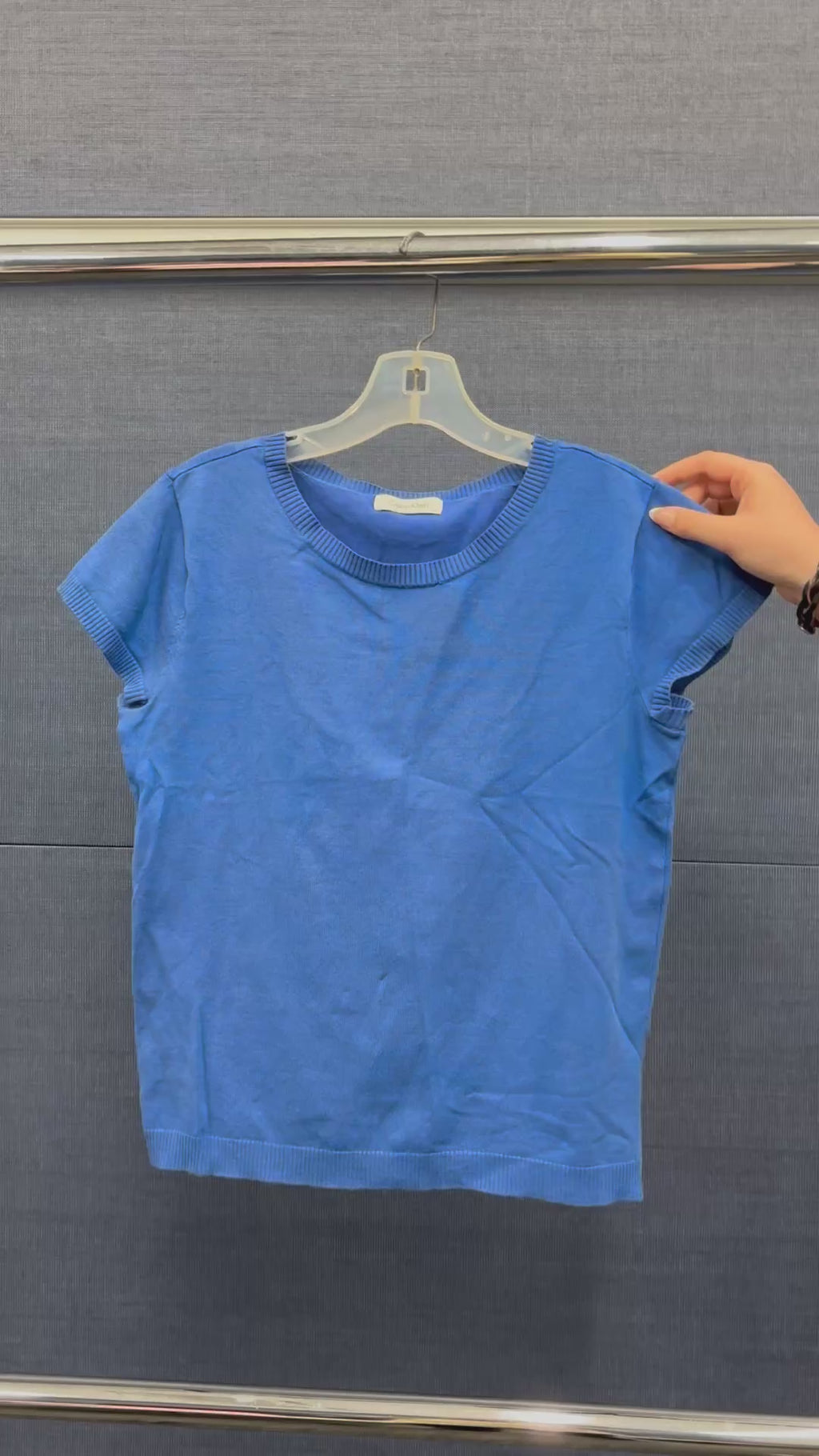 Calvin Klein Women's Blue Short Sleeve Knit Sweater Size: S