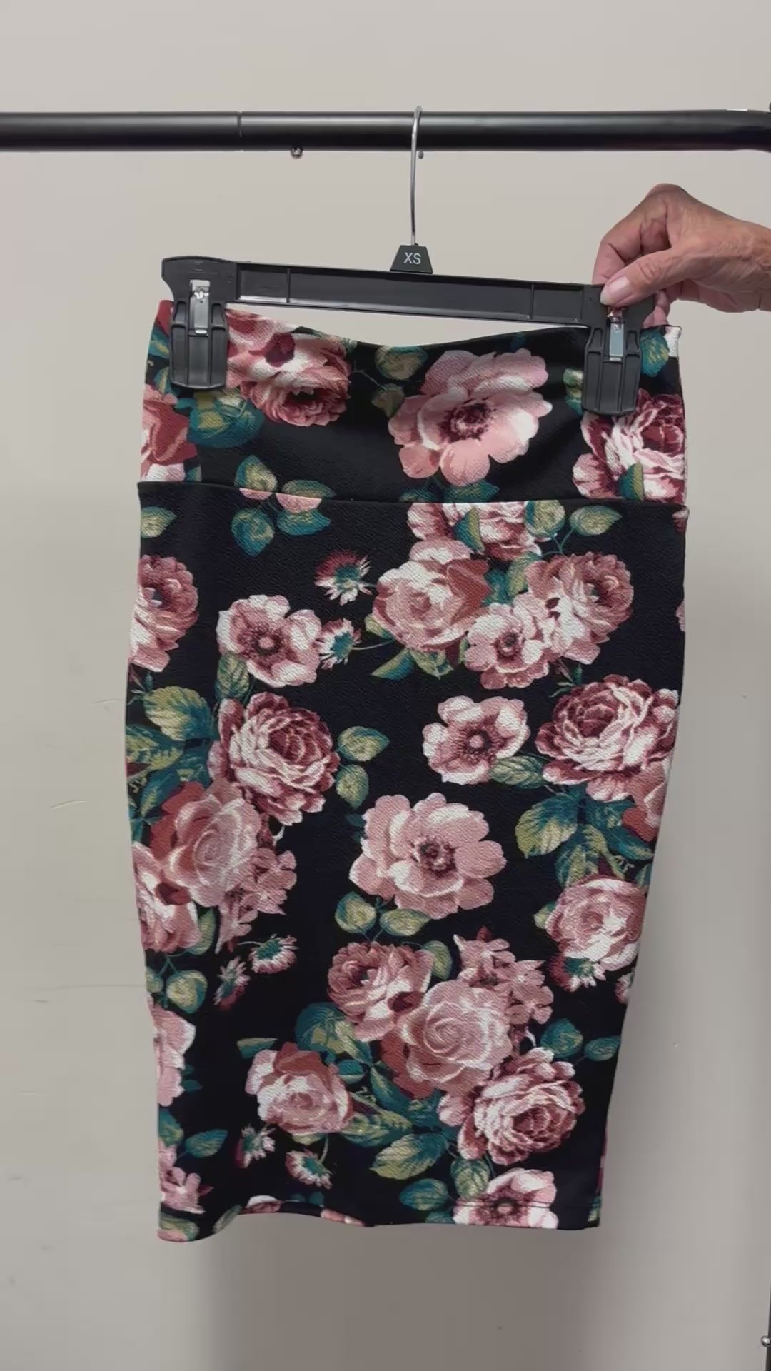 Silhouette NYC Floral Pencil Skirt Size: S