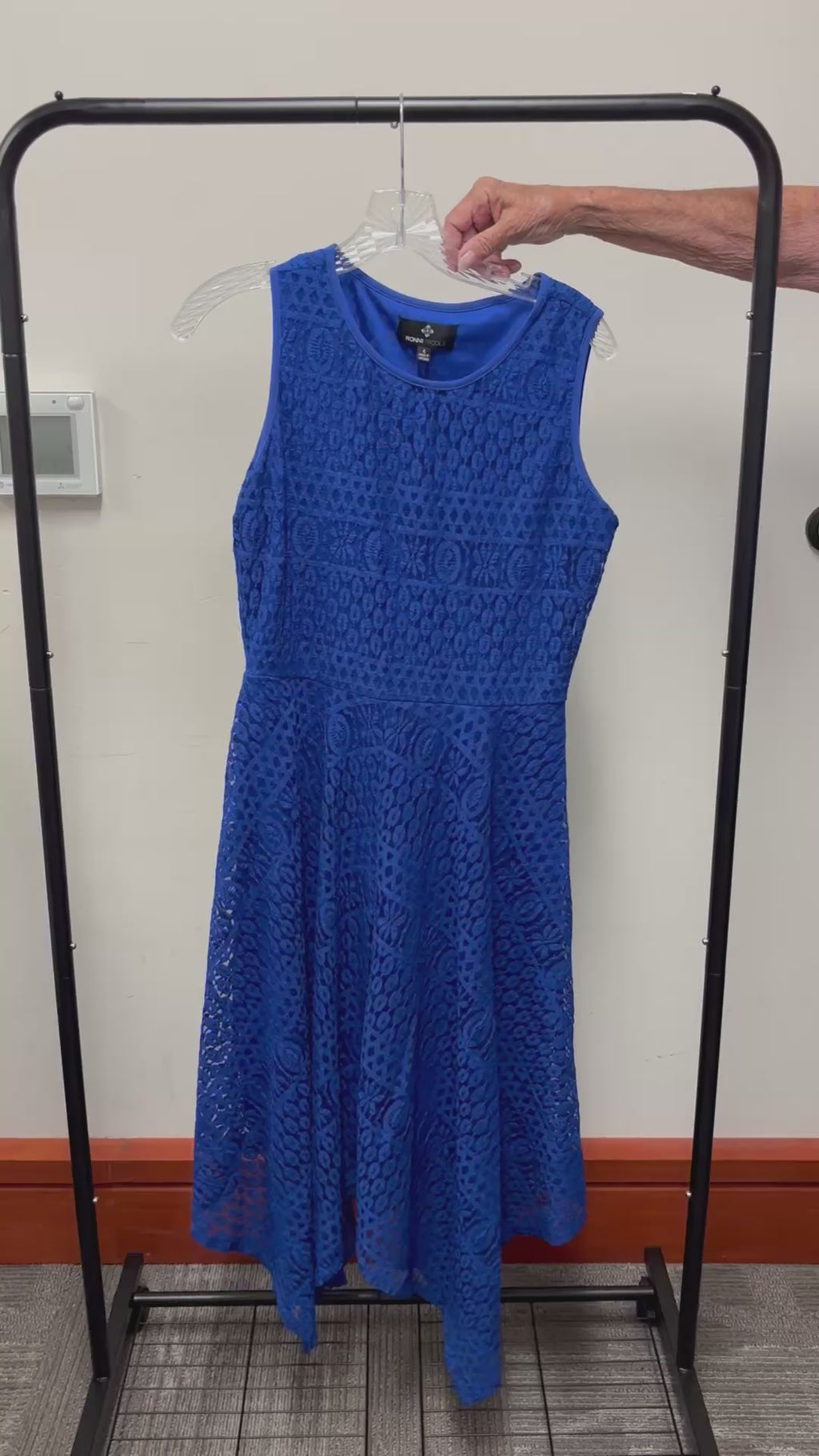 Ronni Nicole Cobalt Blue Sleeveless Crochet Dress Size: 6