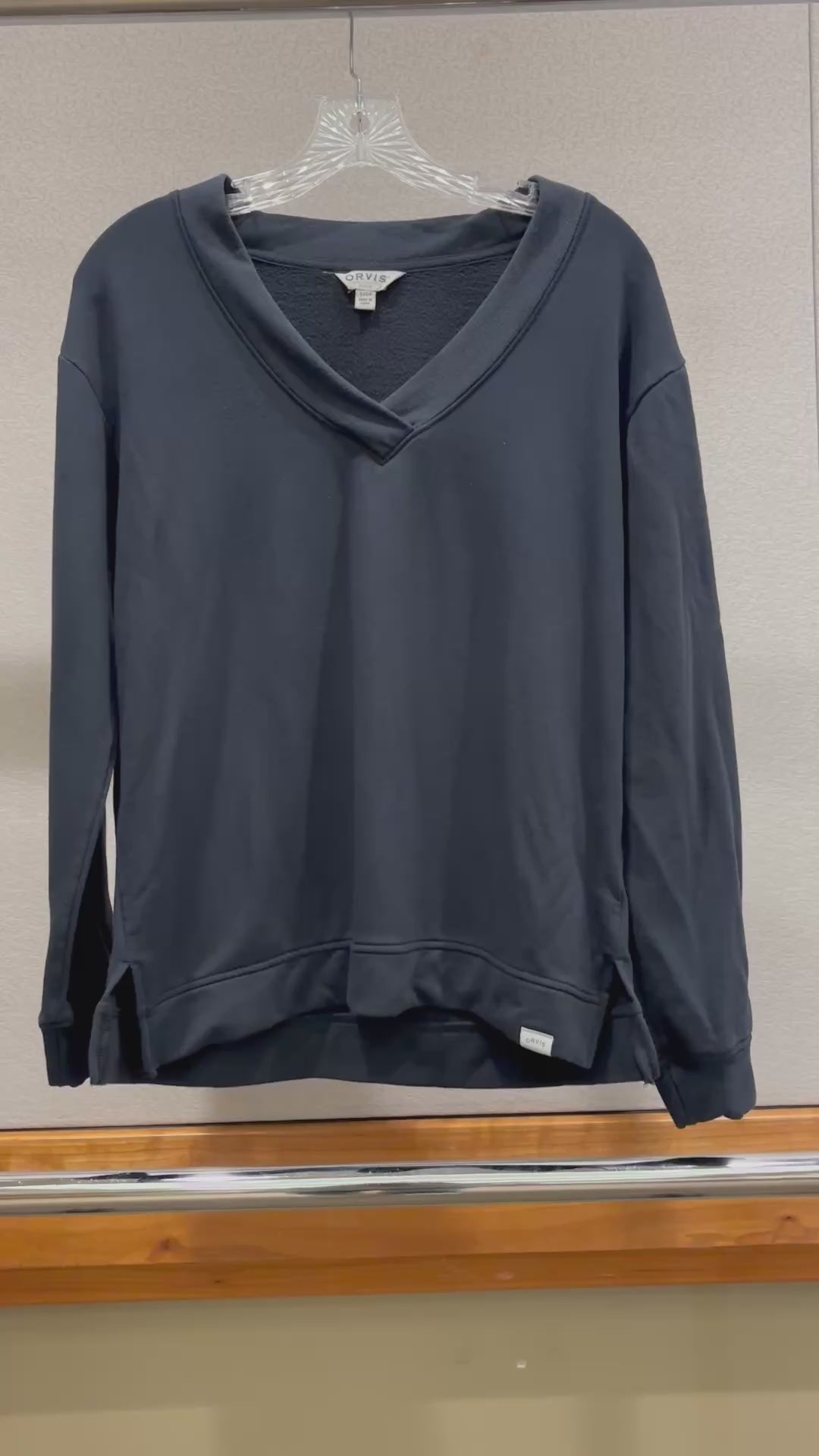 Orvis Women's V-Neck Sweatshirt Size: S