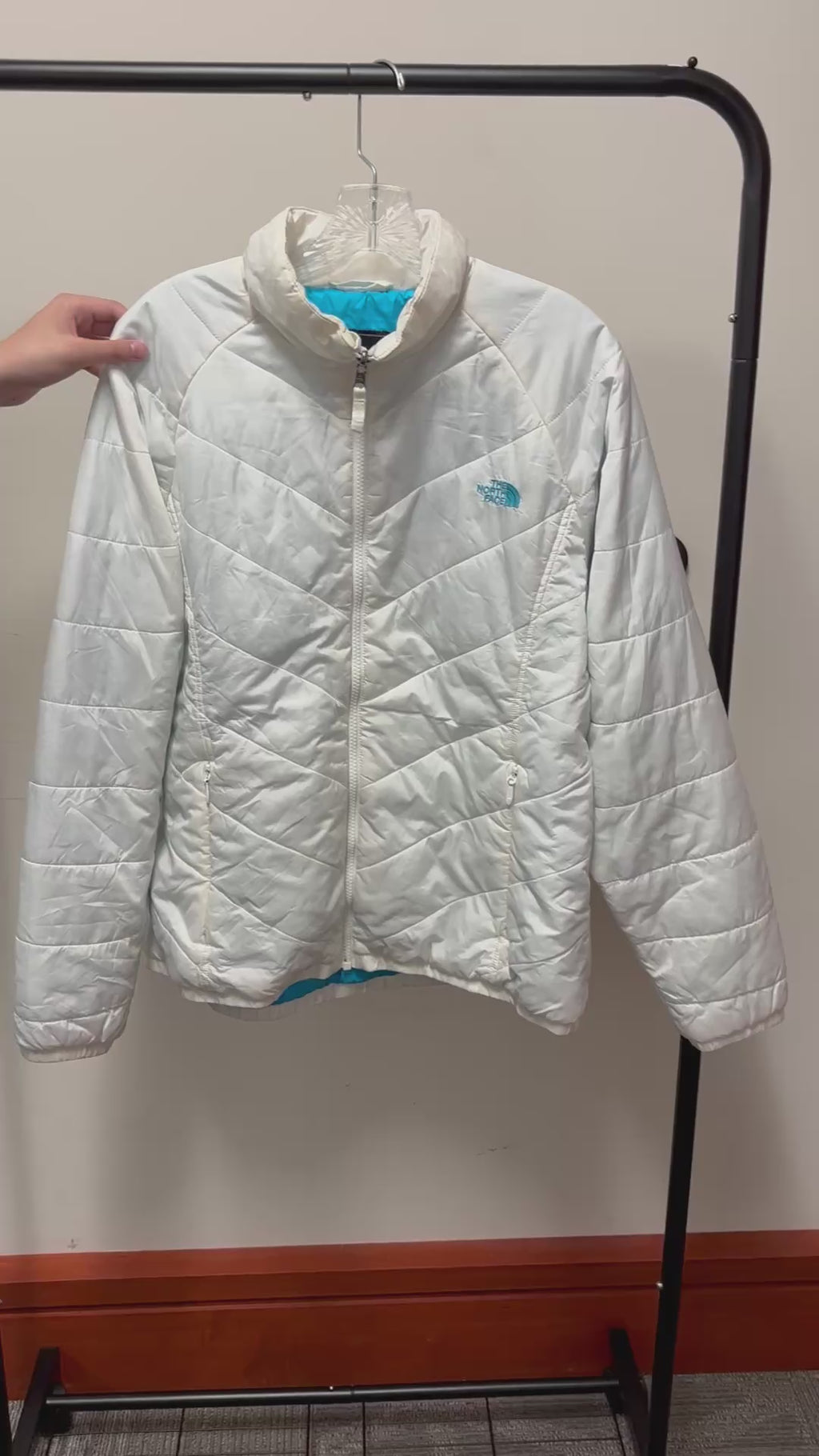 The North Face White Blue Quilted Puffer Jacket Size: XL